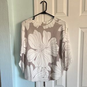 Sioni Beige and White Floral Blouse